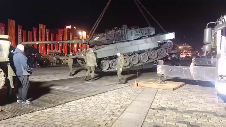 Nga trưng b&agrave;y chiến lợi phẩm từ chiến trường Ukraine để kỷ niệm Ng&agrave;y Chiến thắng- Ảnh 1.