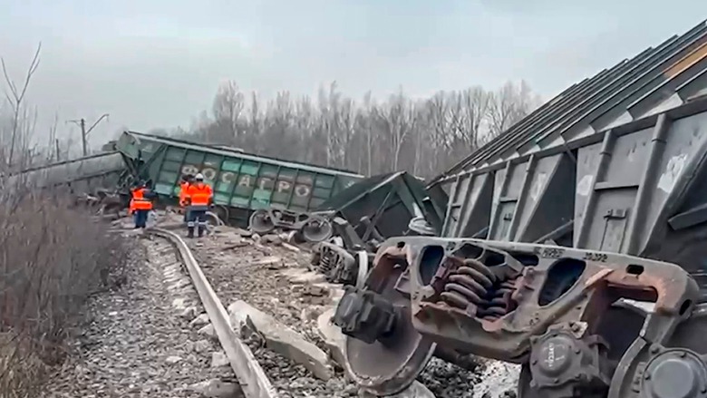 Theo Cơ quan T&igrave;nh b&aacute;o qu&acirc;n sự Ukraine, c&aacute;c cuộc tấn c&ocirc;ng nhằm v&agrave;o t&agrave;u hỏa nhằm mục ti&ecirc;u g&acirc;y suy yếu khả năng tiếp tế vận tải, hậu cần của Nga. (Ảnh: AP)