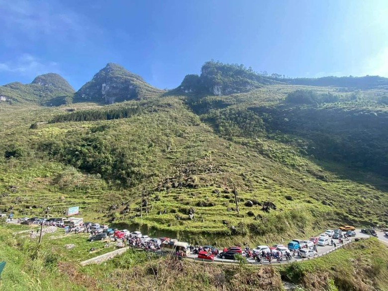 Lượng kh&aacute;ch đổ về Sa Pa, Đồng Văn, Tam Đảo dịp nghỉ lễ kh&ocirc;ng c&oacute; đột biến- Ảnh 8.