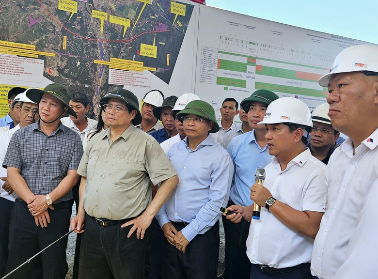 Thủ tướng: Phấn đấu ho&agrave;n th&agrave;nh cao tốc Ch&iacute; Thạnh - V&acirc;n Phong dịp 2/9/2025- Ảnh 7.