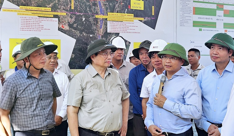 Thủ tướng: Phấn đấu ho&agrave;n th&agrave;nh cao tốc Ch&iacute; Thạnh - V&acirc;n Phong dịp 2/9/2025- Ảnh 3.