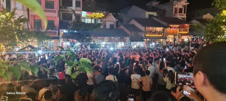 Lượng kh&aacute;ch đổ về Sa Pa, Đồng Văn, Tam Đảo dịp nghỉ lễ kh&ocirc;ng c&oacute; đột biến- Ảnh 10.