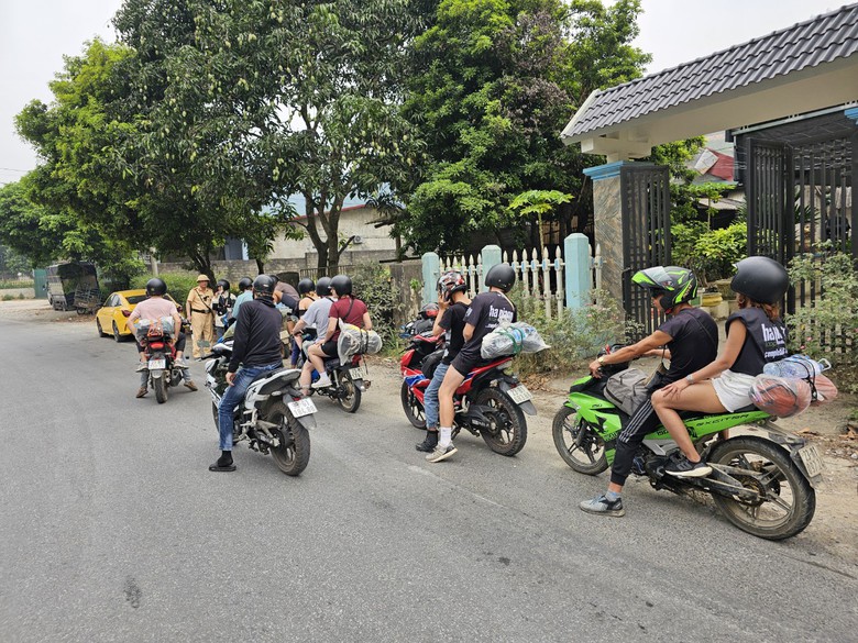 Lượng kh&aacute;ch đổ về Sa Pa, Đồng Văn, Tam Đảo dịp nghỉ lễ kh&ocirc;ng c&oacute; đột biến- Ảnh 12.