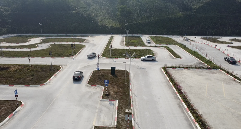 Đ&agrave;o tạo, s&aacute;t hạch cấp giấy ph&eacute;p l&aacute;i xe thay đổi ra sao sau 15 năm?- Ảnh 2.