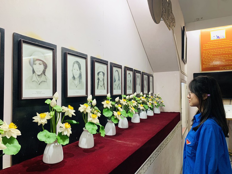 H&agrave;ng ngh&igrave;n du kh&aacute;ch h&agrave;nh hương về Ng&atilde; ba Đồng Lộc- Ảnh 5.