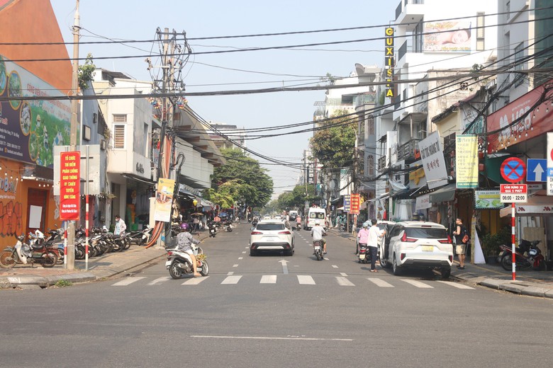 Đường phố Đ&agrave; Nẵng th&ocirc;ng tho&aacute;ng trong kỳ nghỉ lễ 30/4 - 1/5- Ảnh 4.