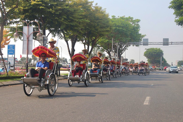 Đường phố Đ&agrave; Nẵng th&ocirc;ng tho&aacute;ng trong kỳ nghỉ lễ 30/4 - 1/5- Ảnh 5.