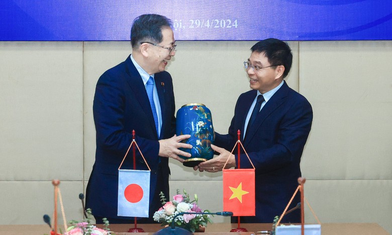 K&yacute; hợp t&aacute;c to&agrave;n diện lĩnh vực GTVT giữa Việt Nam - Nhật Bản- Ảnh 4.