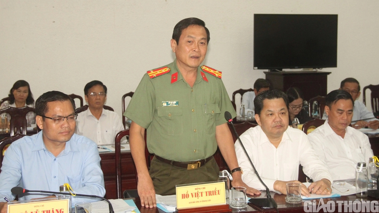 Khai gian dối, nữ phó bí thư phường vi phạm nồng độ cồn có bị tạm giữ GPLX?- Ảnh 1. Khai gian dối, nữ phó bí thư phường vi phạm nồng độ cồn có bị tạm giữ GPLX?- Ảnh 1.