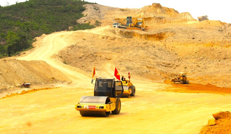 Hơn 9.700 tỷ đồng đầu tư 9 dự &aacute;n giao th&ocirc;ng ở B&igrave;nh Định- Ảnh 1.