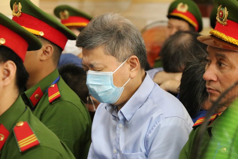 B&agrave; Trương Mỹ Lan kh&oacute;c than, từng nghĩ đến c&aacute;i chết- Ảnh 2.