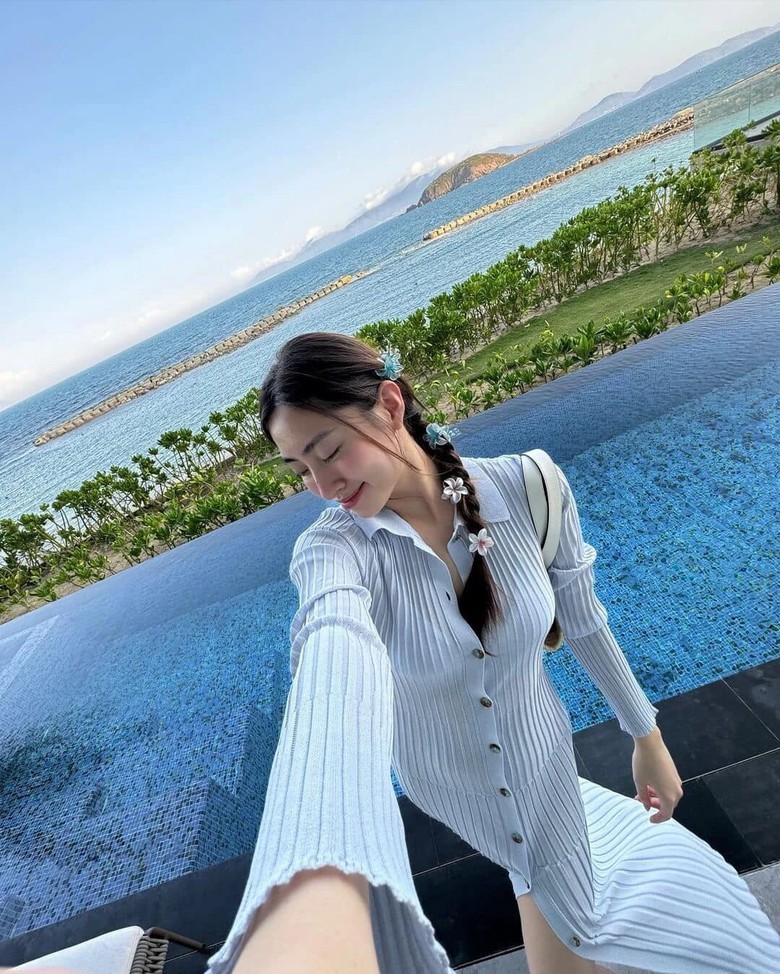 Sao Việt "trốn n&oacute;ng" 30/4-1/5: Khả Ng&acirc;n xuất ngoại, Kim Duy&ecirc;n diện bikini gợi cảm- Ảnh 4.