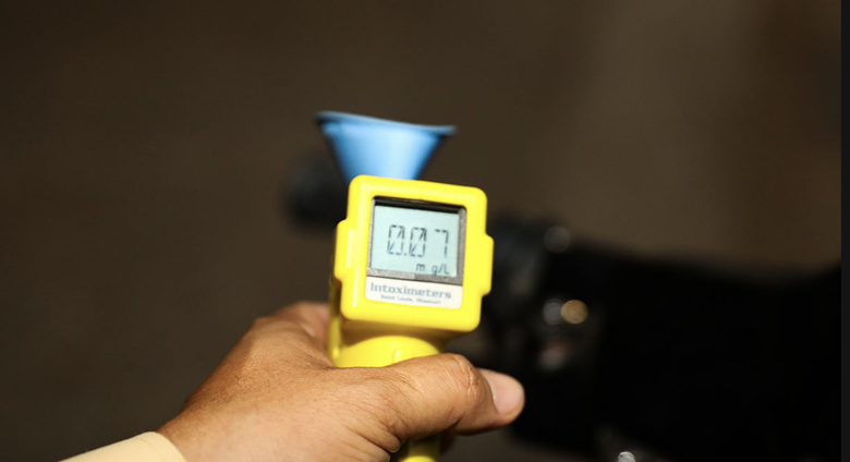 Nhậu ng&agrave;y lễ, nhiều t&agrave;i xế d&iacute;nh phạt nồng độ cồn- Ảnh 2.