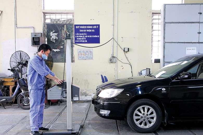 Nỗi l&ograve;ng đăng kiểm vi&ecirc;n sau &ldquo;gi&ocirc;ng b&atilde;o&rdquo;- Ảnh 2.