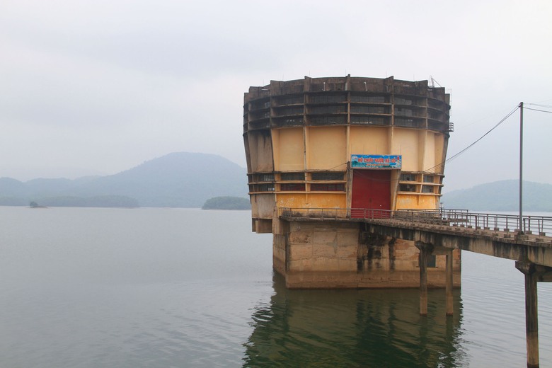 Chuyện những người đi x&acirc;y hồ Kẻ Gỗ- Ảnh 3.