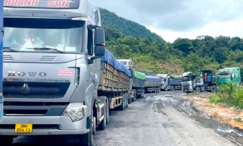 Bộ GTVT đề nghị Quảng Trị kiểm so&aacute;t xe qu&aacute; tải nhập cảnh qua hai cửa khẩu- Ảnh 1.