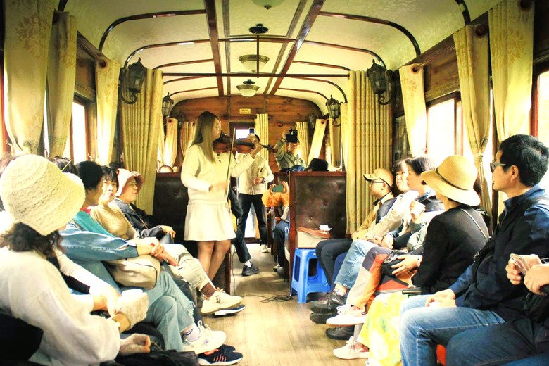 Doanh thu t&agrave;u cổ Đ&agrave; Lạt tăng trưởng tr&ecirc;n 90%- Ảnh 1.