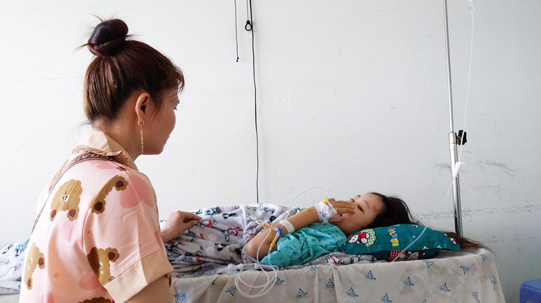 Nạn nh&acirc;n thảng thốt kể lại l&uacute;c bị t&agrave;i xế &ocirc; t&ocirc; ph&ecirc; ma t&uacute;y t&ocirc;ng li&ecirc;n ho&agrave;n ở An Giang- Ảnh 1.