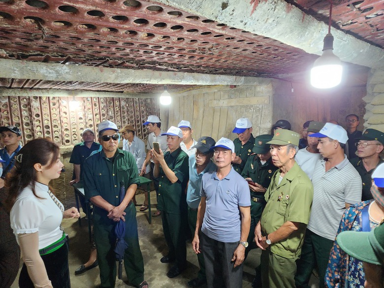 Sống lại thời kỳ h&agrave;o h&ugrave;ng của d&acirc;n tộc khi đặt ch&acirc;n đến Điện Bi&ecirc;n- Ảnh 9.