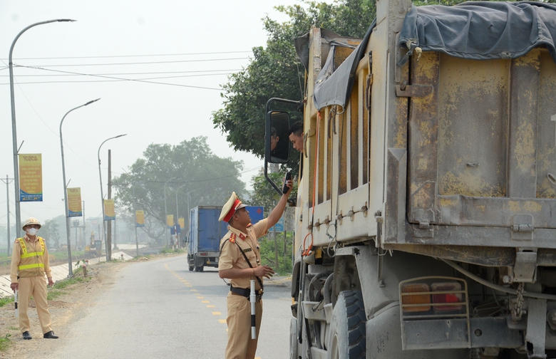 Khắc phục điểm đen tai nạn l&agrave; nhiệm vụ trọng t&acirc;m của năm 2024- Ảnh 1.