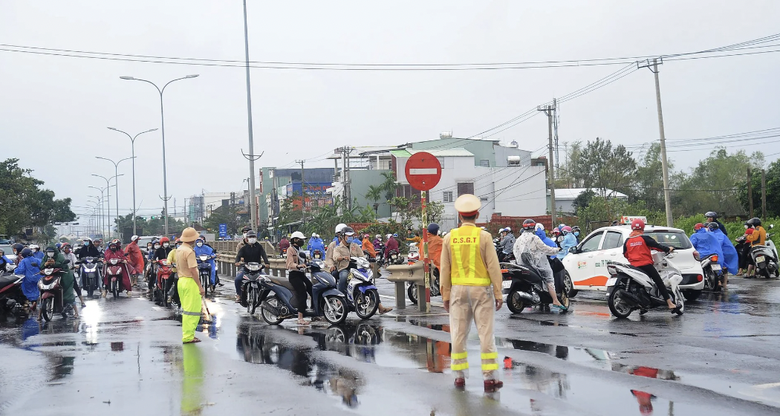 Khắc phục nút giao mất an toàn giao thông trên quốc lộ 1 qua Quảng Trị- Ảnh 1. Khắc phục nút giao mất an toàn giao thông trên quốc lộ 1 qua Quảng Trị- Ảnh 1.
