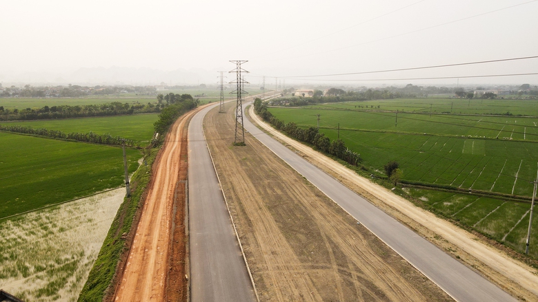 Ngắm trục h&agrave;nh lang Đ&ocirc;ng T&acirc;y 3.600 tỷ đồng của H&agrave; Nam từ tr&ecirc;n cao- Ảnh 2.