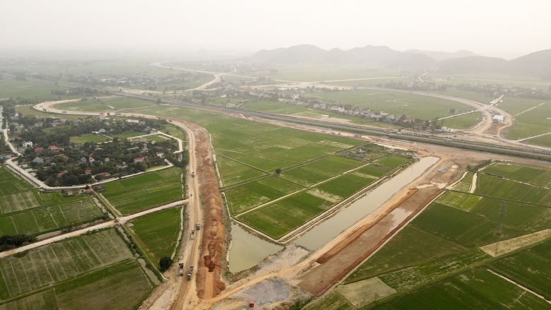 Ngắm trục h&agrave;nh lang Đ&ocirc;ng T&acirc;y 3.600 tỷ đồng của H&agrave; Nam từ tr&ecirc;n cao- Ảnh 22.