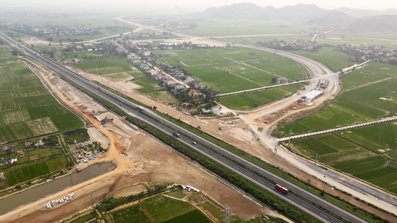 Ngắm trục h&agrave;nh lang Đ&ocirc;ng T&acirc;y 3.600 tỷ đồng của H&agrave; Nam từ tr&ecirc;n cao- Ảnh 23.
