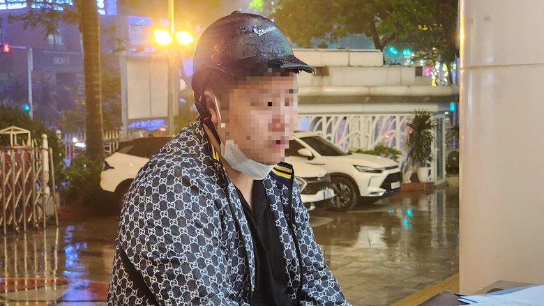 Bị xử phạt vi phạm nồng độ cồn, nam tài xế thanh minh vì "thử vị cocktail"- Ảnh 7. Bị xử phạt vi phạm nồng độ cồn, nam tài xế thanh minh vì "thử vị cocktail"- Ảnh 7.