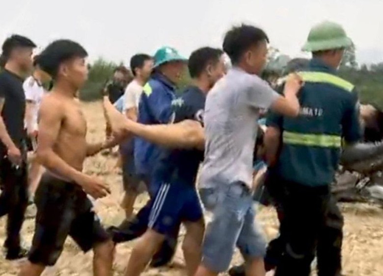 Tắm s&ocirc;ng c&ugrave;ng bạn, nam sinh lớp 9 đuối nước tử vong- Ảnh 1.