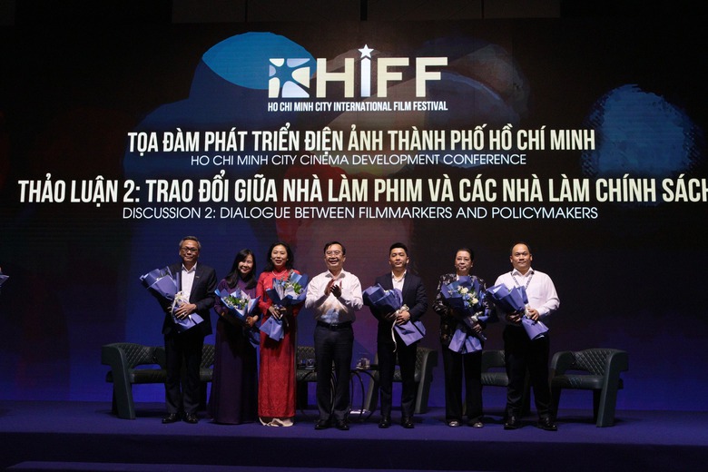 Phiên thảo luận trao đổi giữa các nhà làm phim với các nhà làm chính sách.