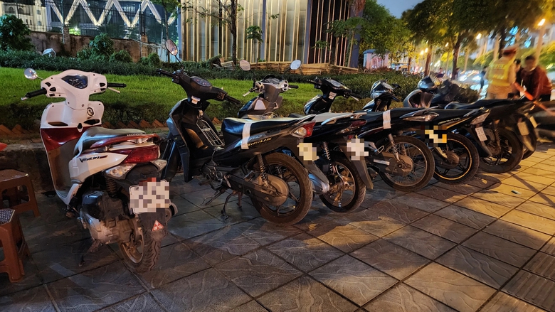 Tài xế tung đủ chiêu vẫn không thoát lỗi vi phạm nồng độ cồn- Ảnh 8. Tài xế tung đủ chiêu vẫn không thoát lỗi vi phạm nồng độ cồn- Ảnh 8.