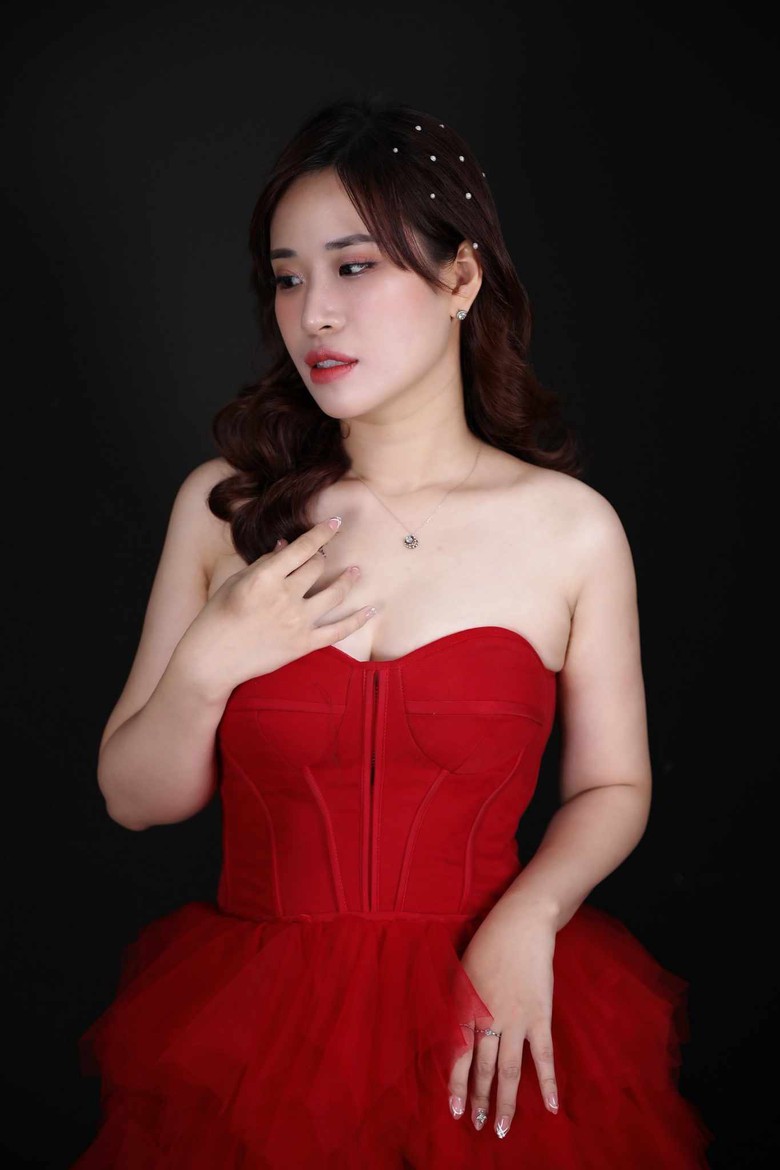 Nh&agrave; văn Thục Linh tố TikToker nổi tiếng đạo nh&aacute;i nội dung s&aacute;ch &ldquo;B&oacute;ng trăng trắng ng&agrave;"- Ảnh 7.