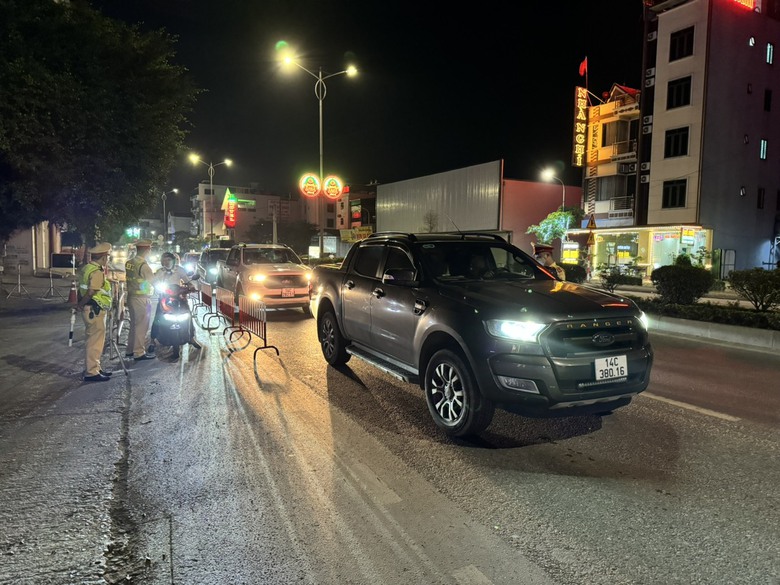 Quảng Ninh: Số vụ TNGT giảm gần 60% dịp nghỉ lễ- Ảnh 1. Quảng Ninh: Số vụ TNGT giảm gần 60% dịp nghỉ lễ- Ảnh 1.