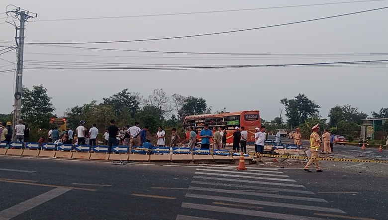 Khởi tố vụ &aacute;n TNGT 2 xe kh&aacute;ch đ&acirc;m nhau ở ng&atilde; 4 Gia Lai- Ảnh 1.