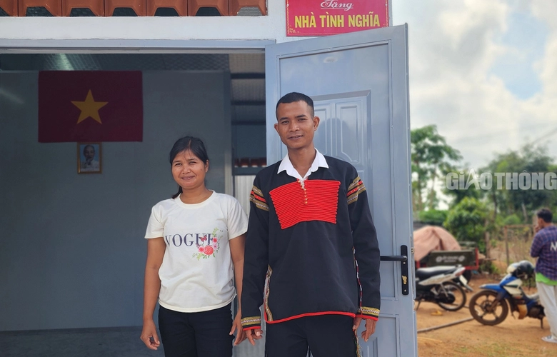 B&agrave;n giao 9 căn nh&agrave; t&igrave;nh nghĩa cho đồng b&agrave;o d&acirc;n tộc thiểu số ở Đắk Lắk- Ảnh 2.