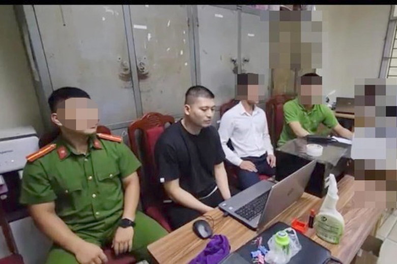 Manh mối triệt phá nhóm nhân viên ngân hàng làm giả giấy tờ, chiếm đoạt tiền tỷ- Ảnh 2. Manh mối triệt phá nhóm nhân viên ngân hàng làm giả giấy tờ, chiếm đoạt tiền tỷ- Ảnh 2.