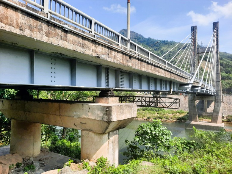 Lập chốt điều tiết xe tải trọng nặng qua cầu Đắkr&ocirc;ng- Ảnh 5.