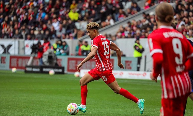 Xuất hiện thêm cầu thủ Việt kiều có giá chuyển nhượng cực cao- Ảnh 1. Xuất hiện thêm cầu thủ Việt kiều có giá chuyển nhượng cực cao- Ảnh 1.