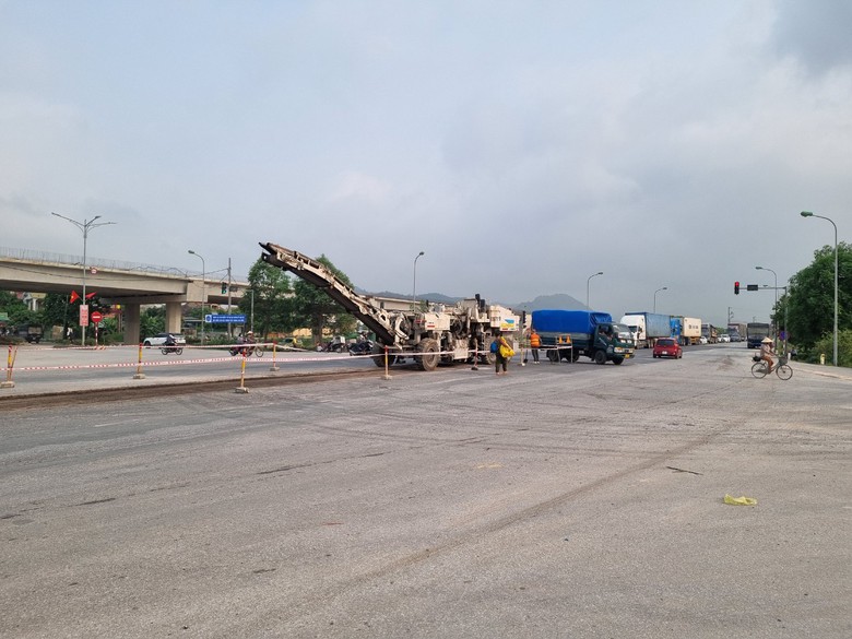 Tăng tốc "thay &aacute;o" cho quốc lộ 1 tuyến tr&aacute;nh TP Vinh- Ảnh 2.