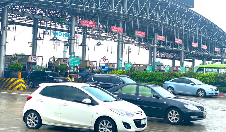 Thu phí không dừng sẽ không còn barie- Ảnh 1. Thu phí không dừng sẽ không còn barie- Ảnh 1.