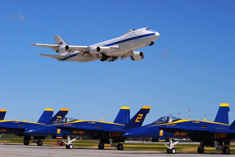 M&aacute;y bay "Ng&agrave;y tận thế" c&oacute; khả năng hoạt động ngay cả khi xảy ra chiến tranh hạt nh&acirc;n, c&oacute; thể triển khai như một trung t&acirc;m điều h&agrave;nh chỉ huy trong c&aacute;c t&igrave;nh huống khẩn cấp. (Ảnh: Military)