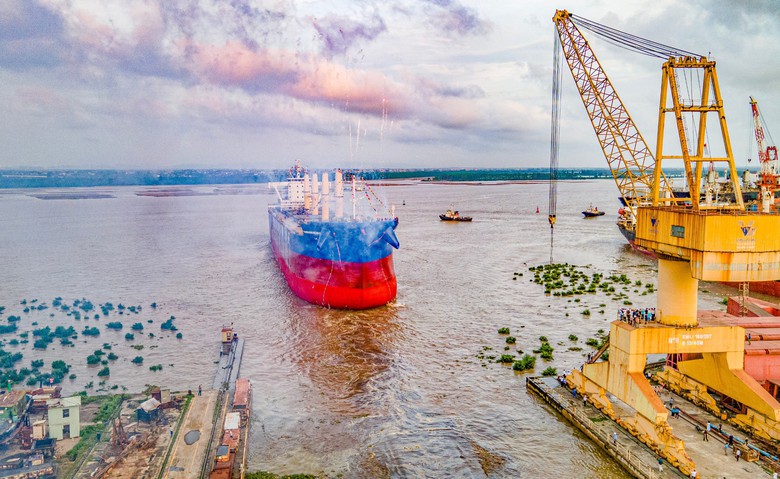 Hạ thủy t&agrave;u h&agrave;ng rời lớn nhất đ&oacute;ng mới tại Việt Nam- Ảnh 5.