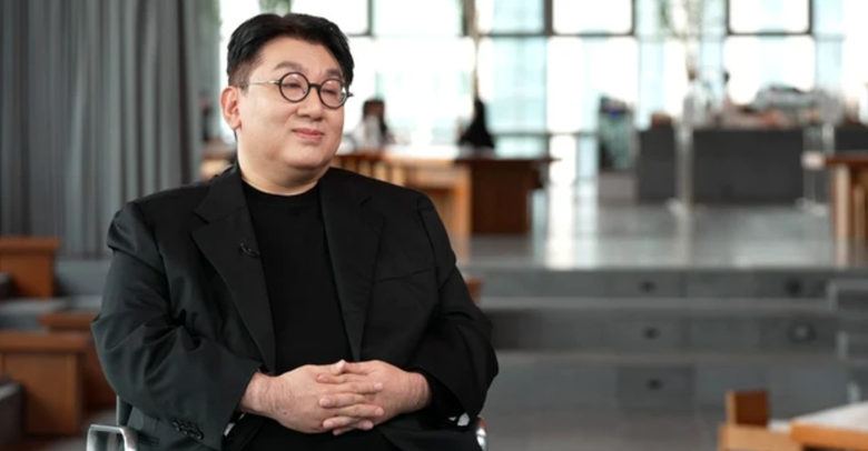 Chủ tịch Bang Si Hyuk bị tố phớt lờ NewJeans, biện minh rằng m&igrave;nh bị rối loạn khu&ocirc;n mặt- Ảnh 3.