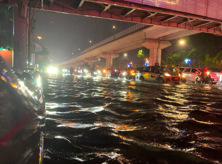 30 "điểm đen" ngập lụt khi c&oacute; mưa lớn tại H&agrave; Nội- Ảnh 2.