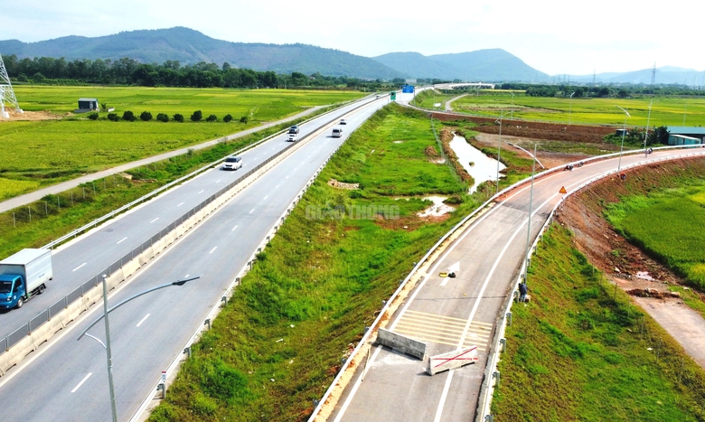 V&igrave; sao chưa mở lại n&uacute;t giao Thiệu Giang tr&ecirc;n cao tốc Mai Sơn - Quốc lộ 45?- Ảnh 1.