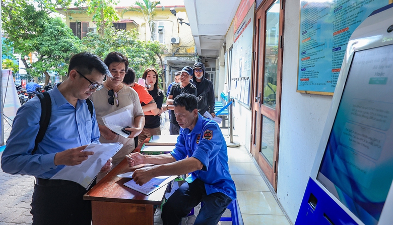 V&igrave; sao kh&oacute; đổi GPLX trực tuyến?- Ảnh 2.