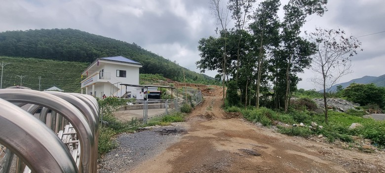 C&ocirc;ng an x&aacute;c minh việc nhiều xe chở đất ph&aacute; r&agrave;o v&agrave;o cao tốc Mai Sơn - Quốc lộ 45- Ảnh 2.