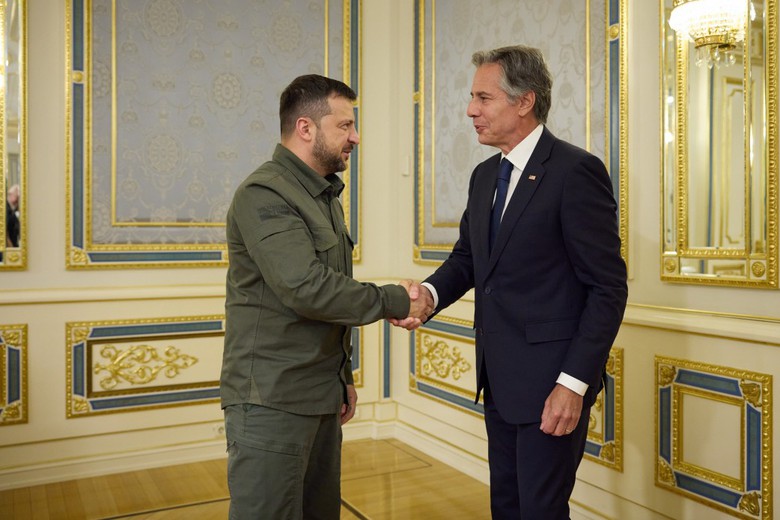 Ngoại trưởng Mỹ bất ngờ thăm Ukraine- Ảnh 2.