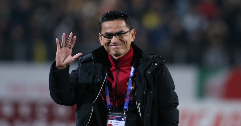 B&aacute;o Th&aacute;i Lan tiết lộ bến đỗ bất ngờ cho HLV Kiatisak sau khi rời V-League- Ảnh 2.